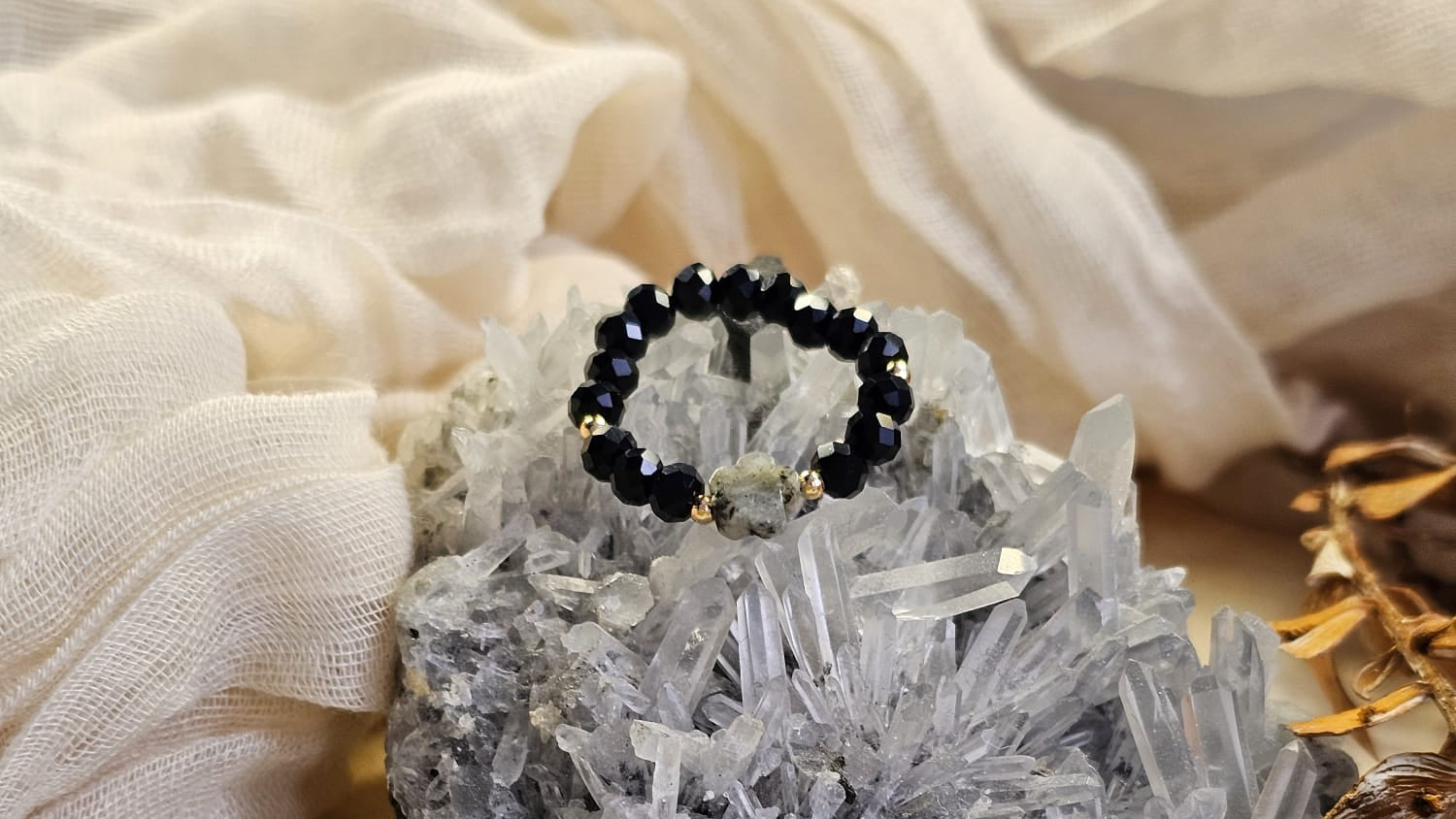 Mindful Loop – Calm & Focus Anxiety Ring